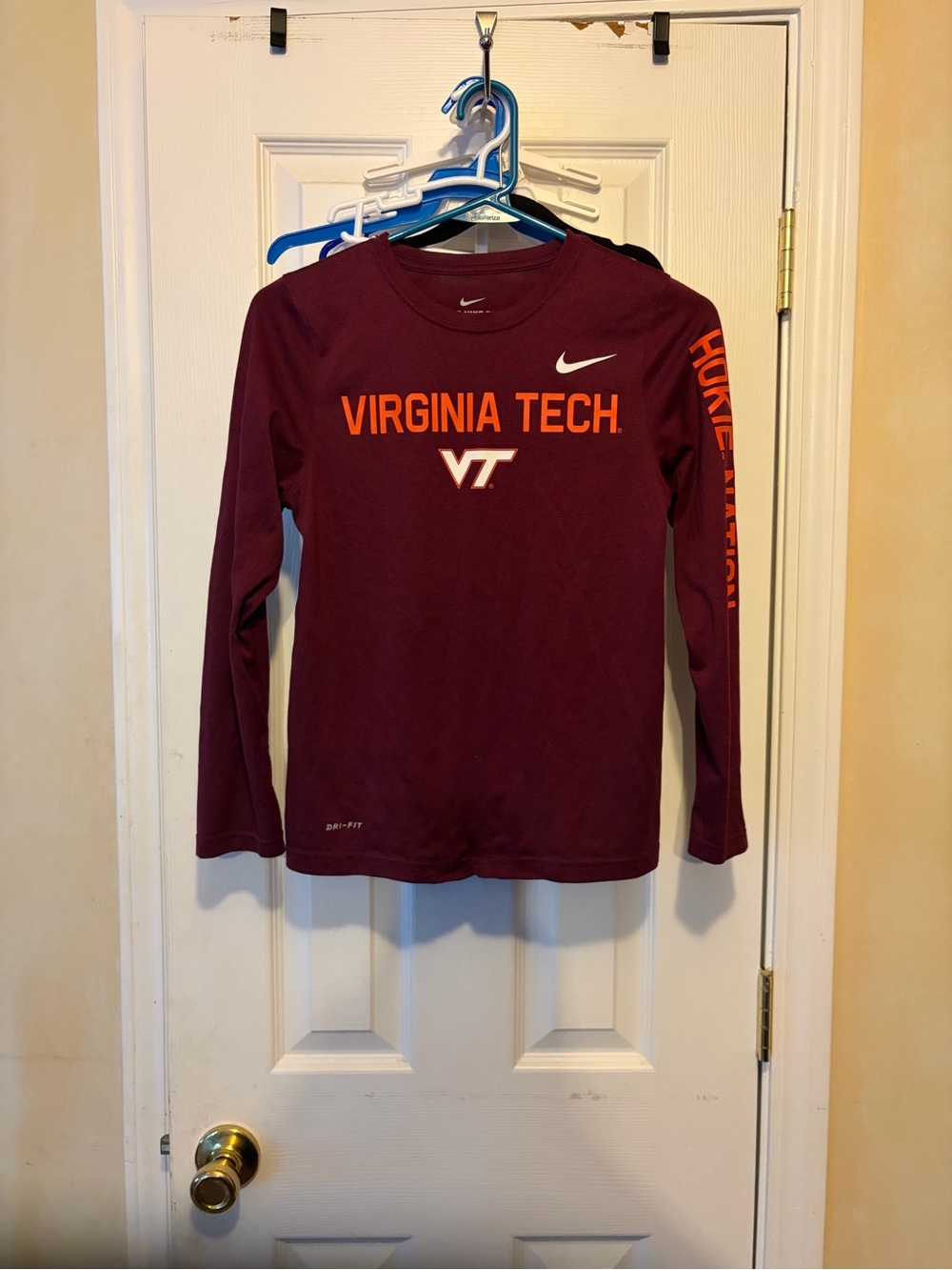 Nike☑️Youth👦🏻👧🏻Virginia Tech Hokies Dri-FIT Long-Sleeve T-Shirt Sz Med